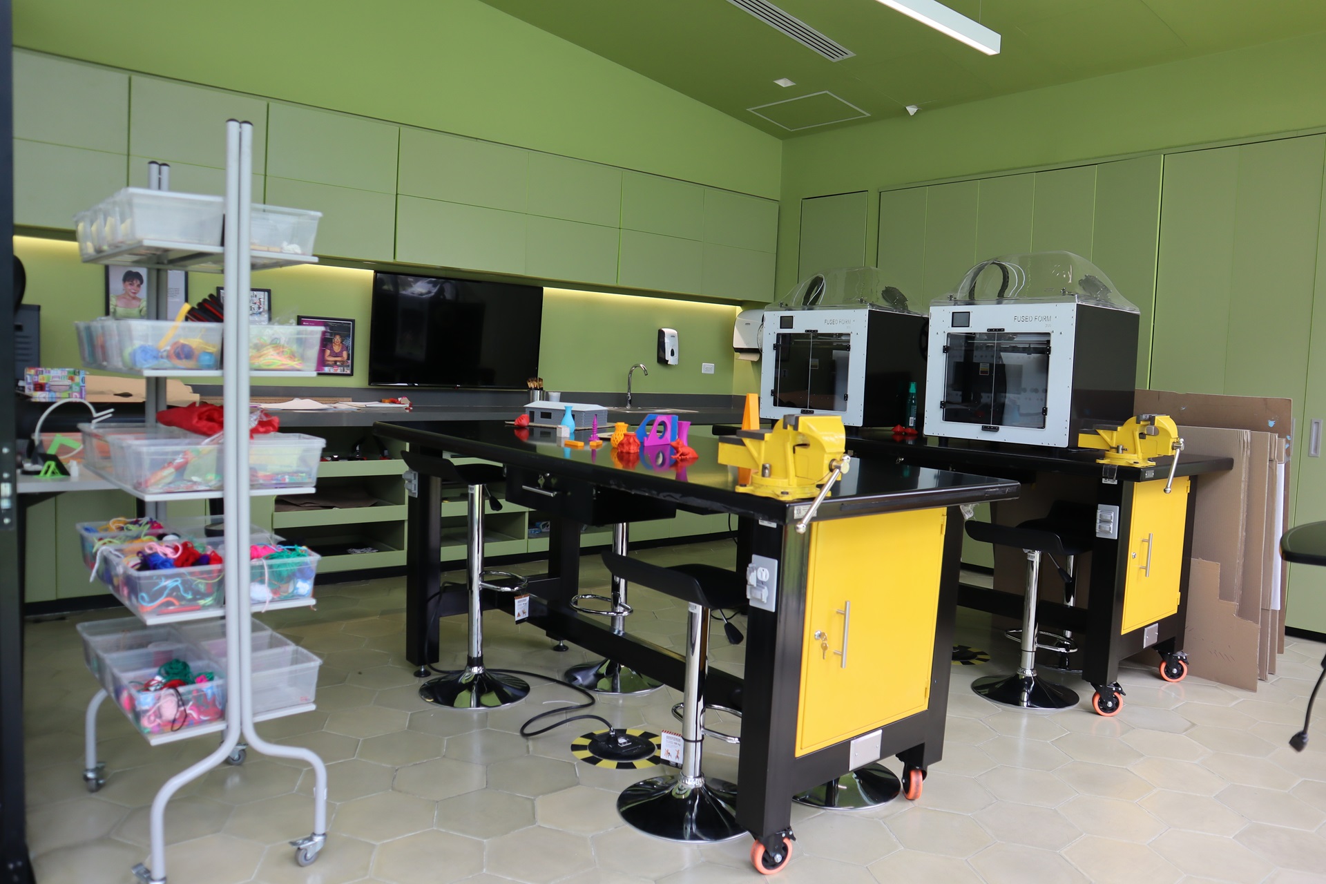 Laboratorio Maker Space Material