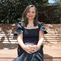 Latorre Santos, Catalina