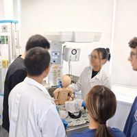 Sala multipropósitos 8 para simulación de media y alta fidelidad