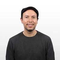 Lorgia Garnica, Gustavo Adolfo