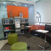 Espacio de trabajo en grupo semi-privado QM